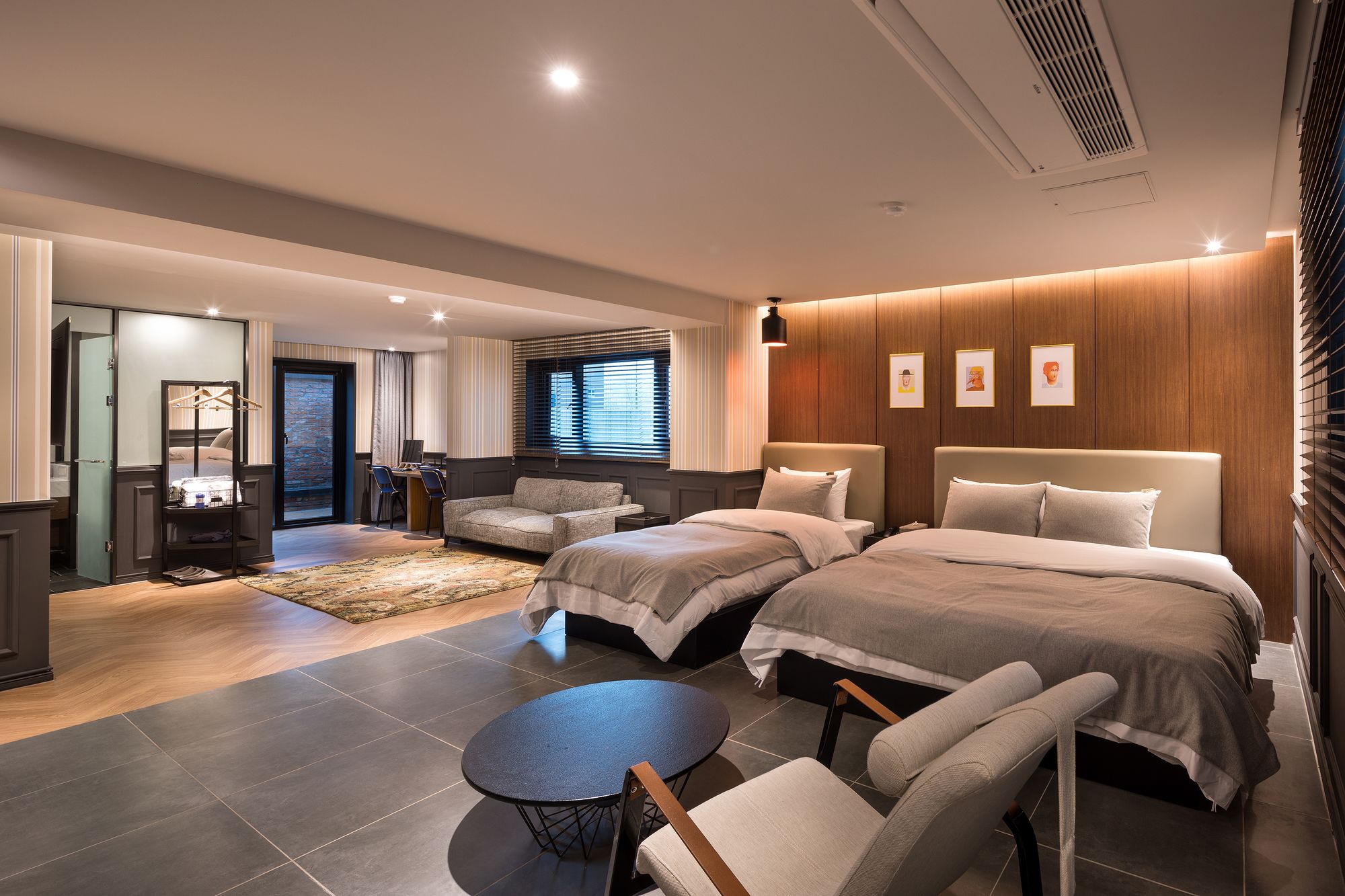 Фото Brown-Dot Seomyeon 1