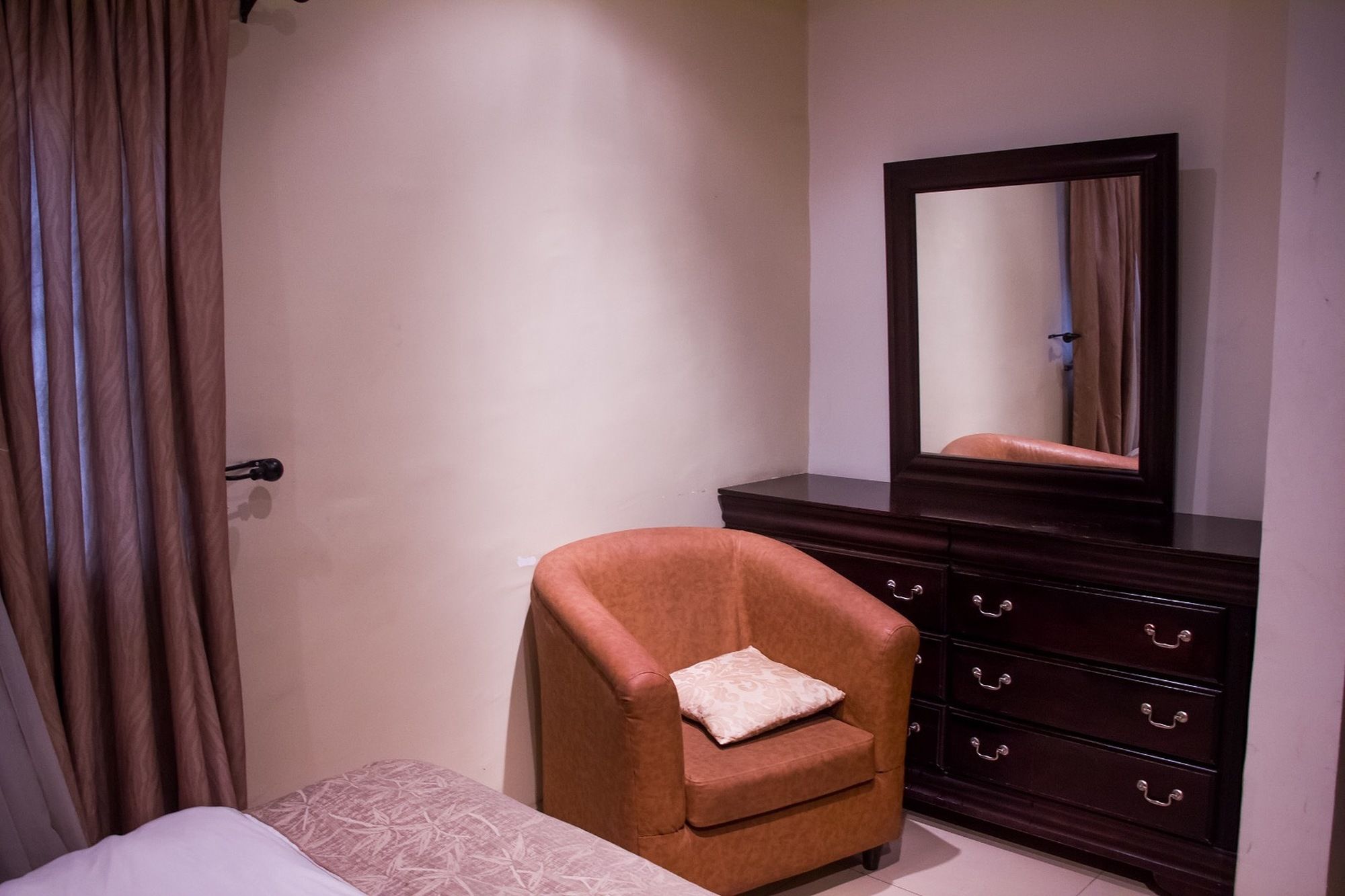 Фото Tivoli Residence & Bar