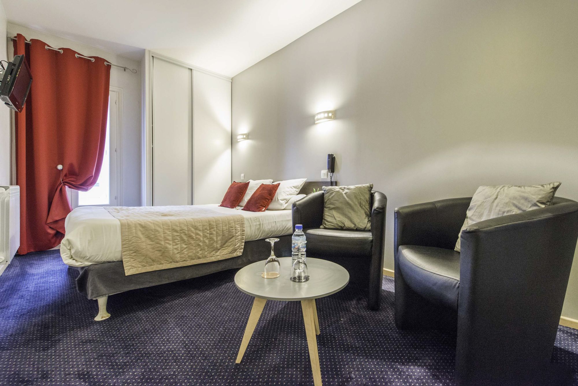 Фото Un Hôtel sur le Port