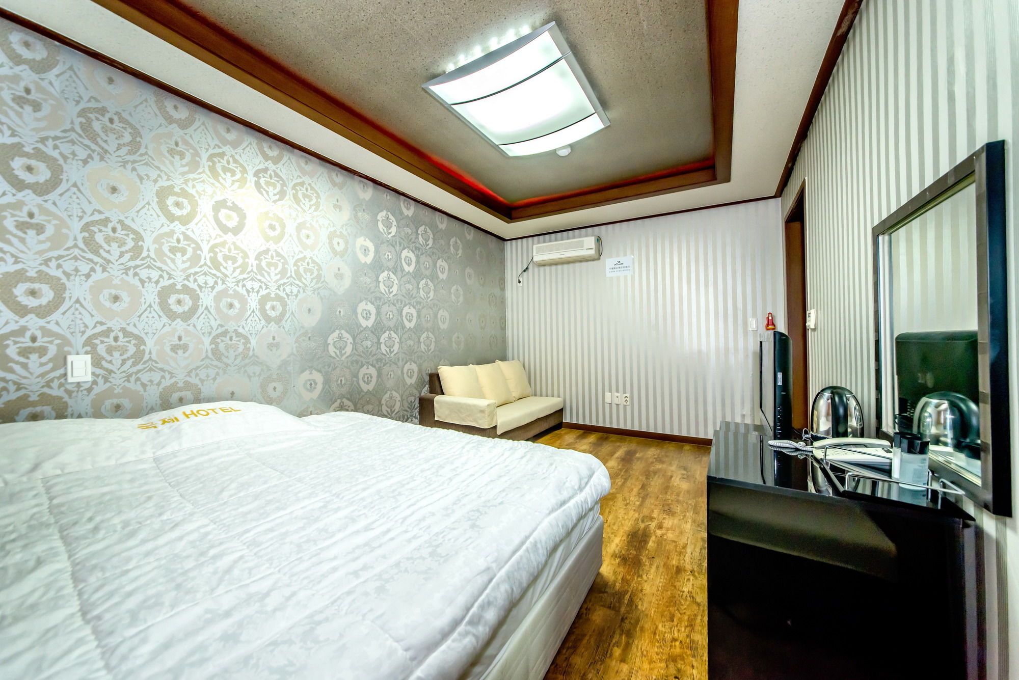 Фото Jeju International Hotel