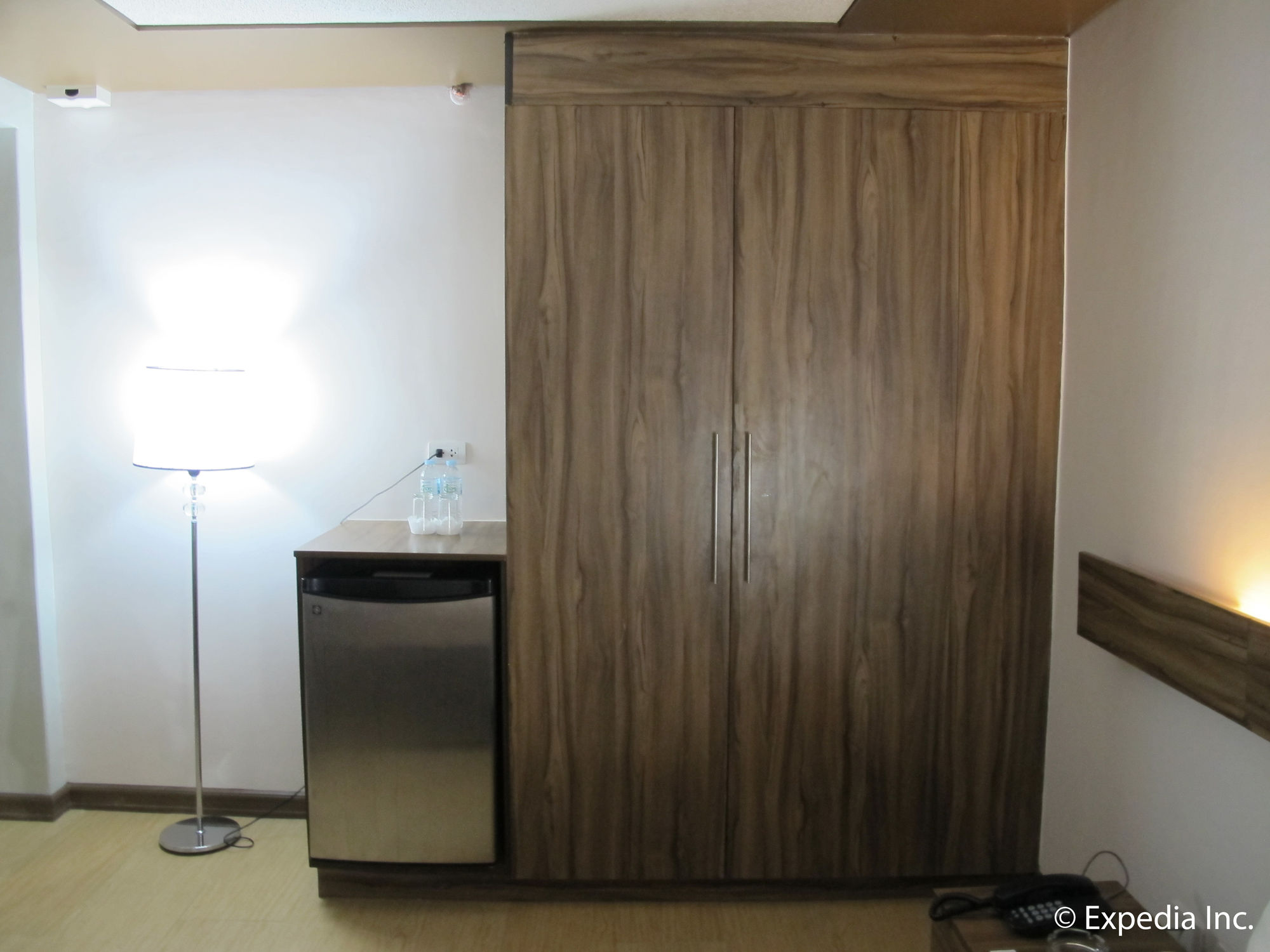 Фото Leope Hotel