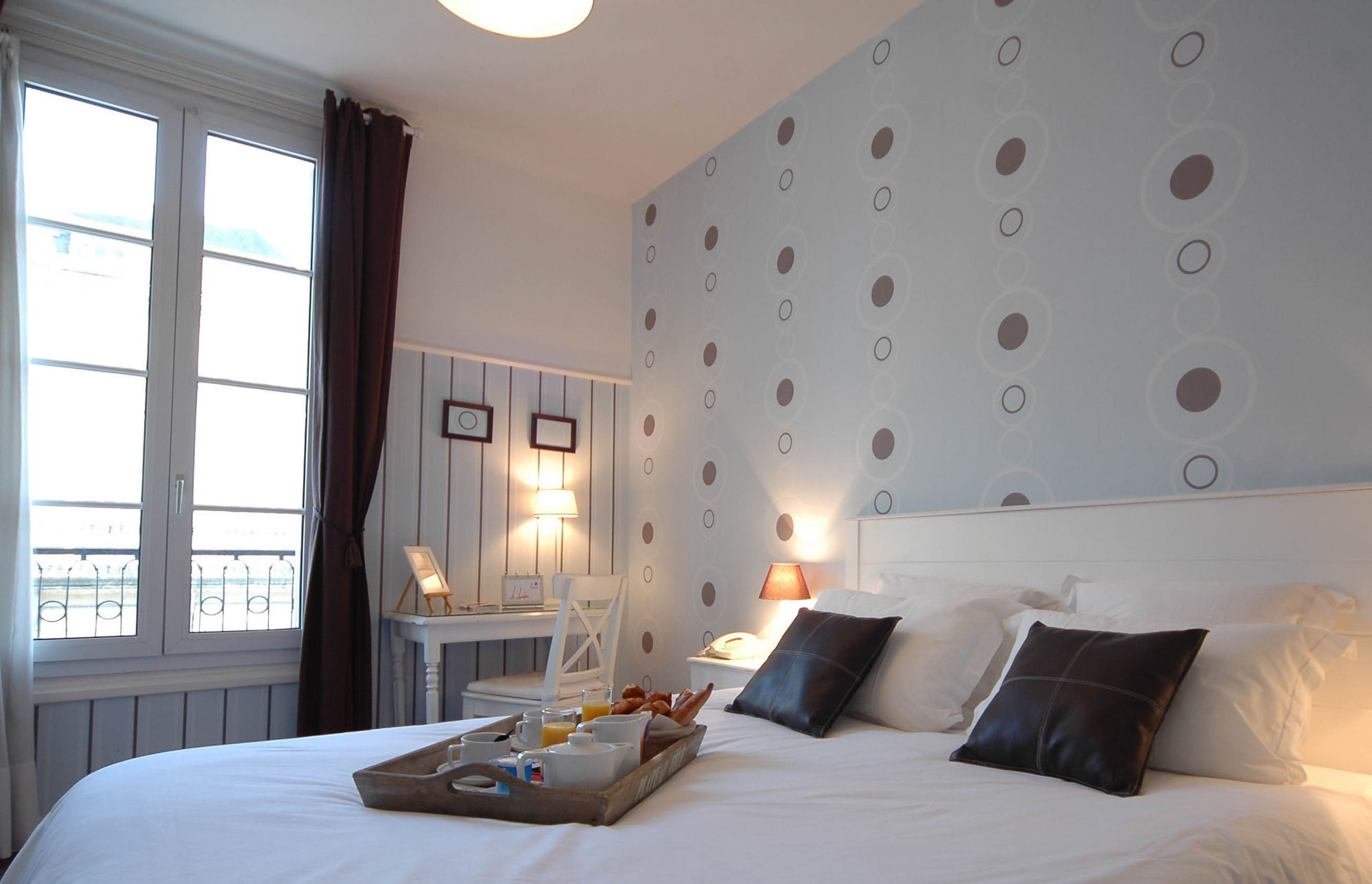 Фото The Originals Boutique, Hôtel Le Londres, Saumur