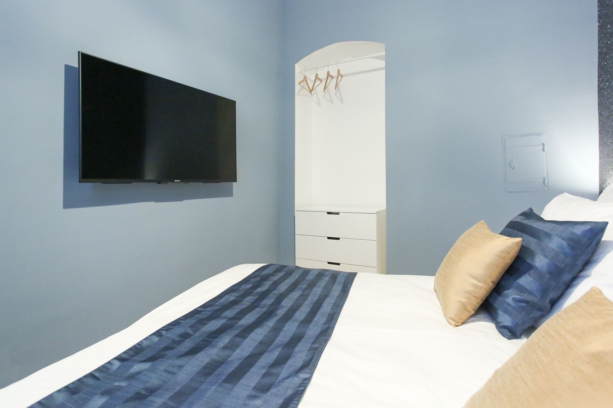 Фото Pink Grapefruit City Condo