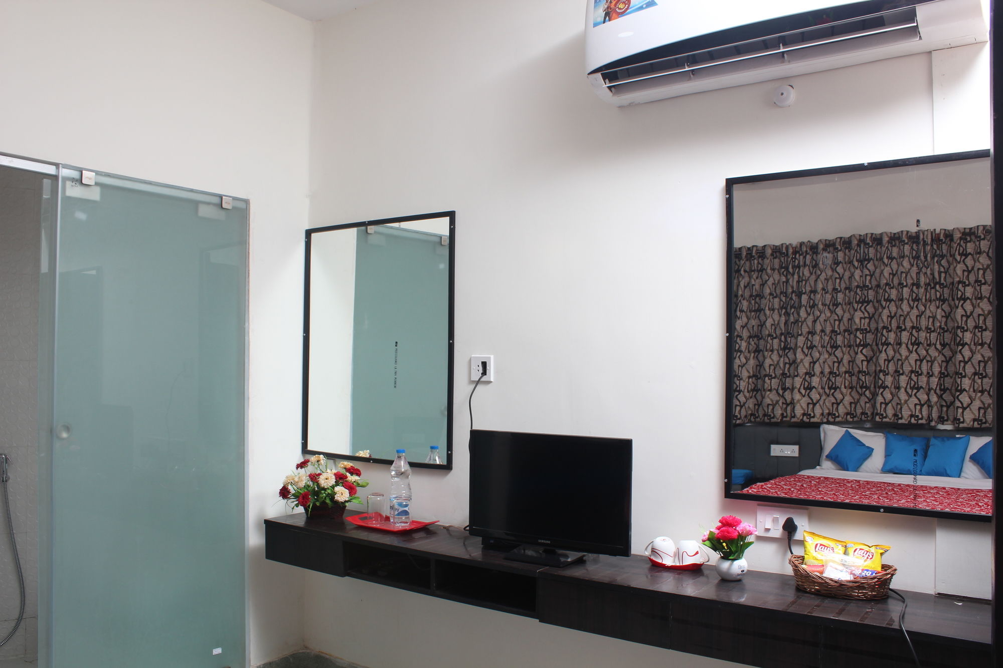 Фото Hotel Nest International