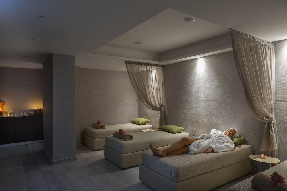 Фото Leonardo Crystal CoveHotel & Spa by the Sea