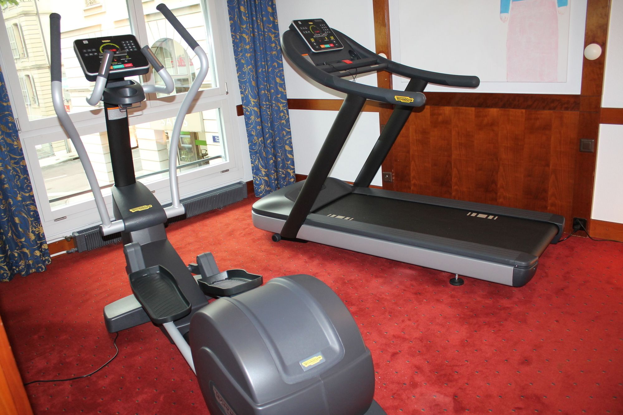 Фото The Ambassador