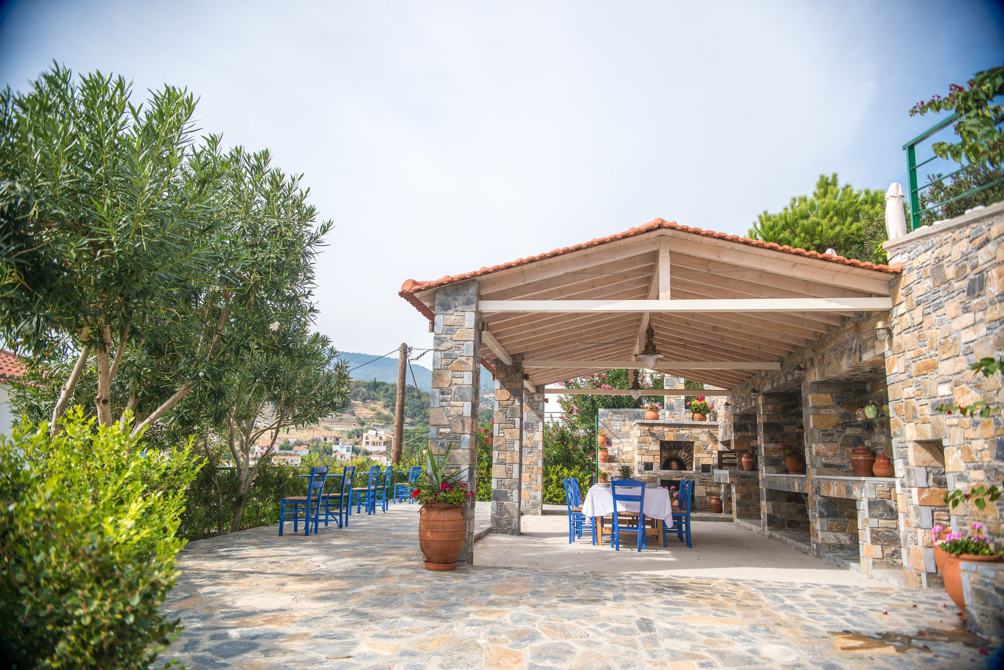 Фото Maria Plomari Apartments