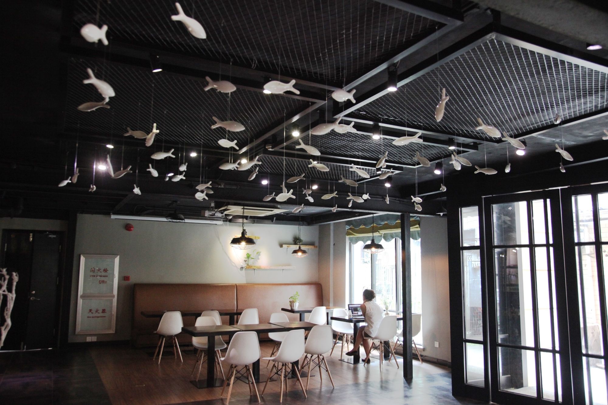 Фото Fish Inn Shanghai East Nanjing Road