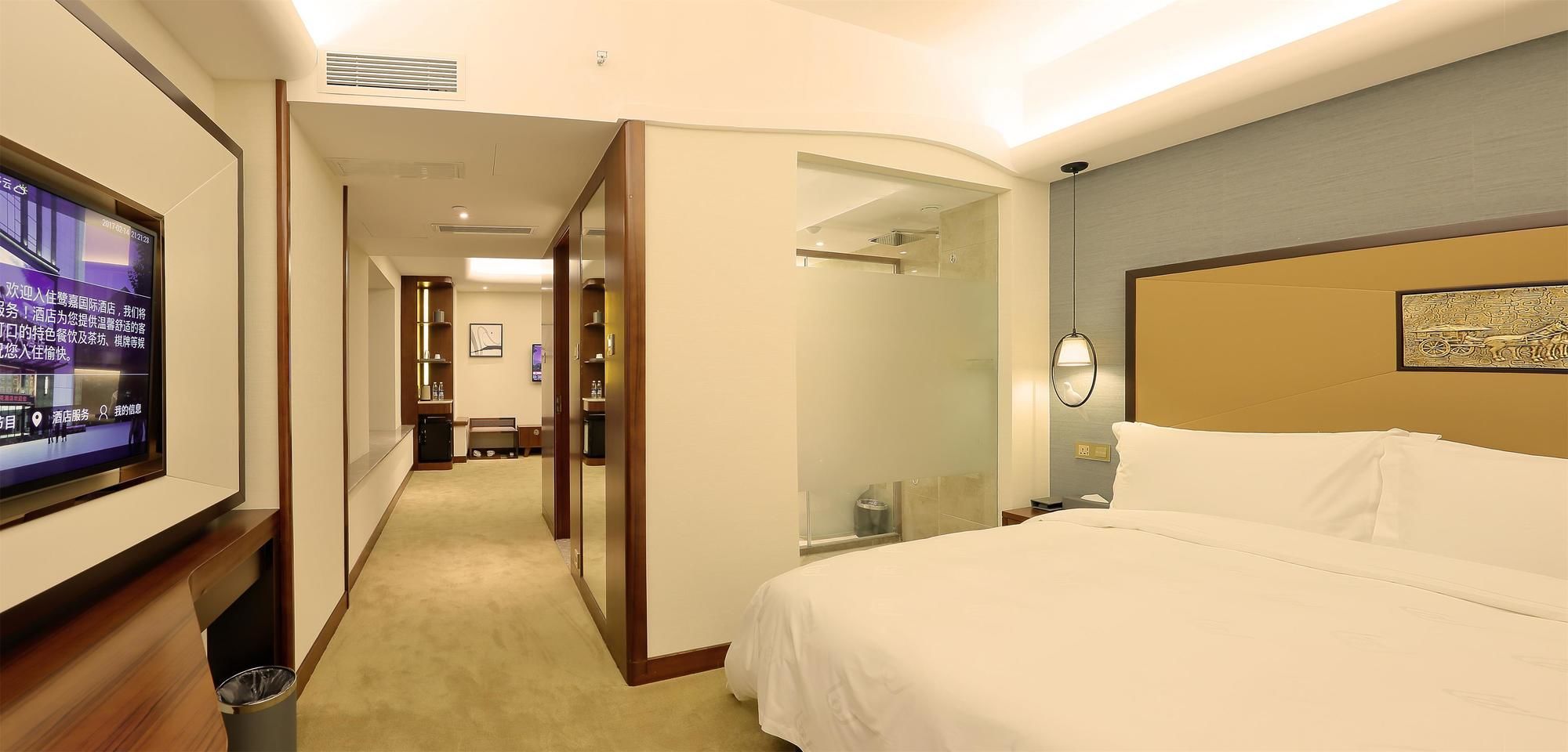 Фото Lujia International Hotel