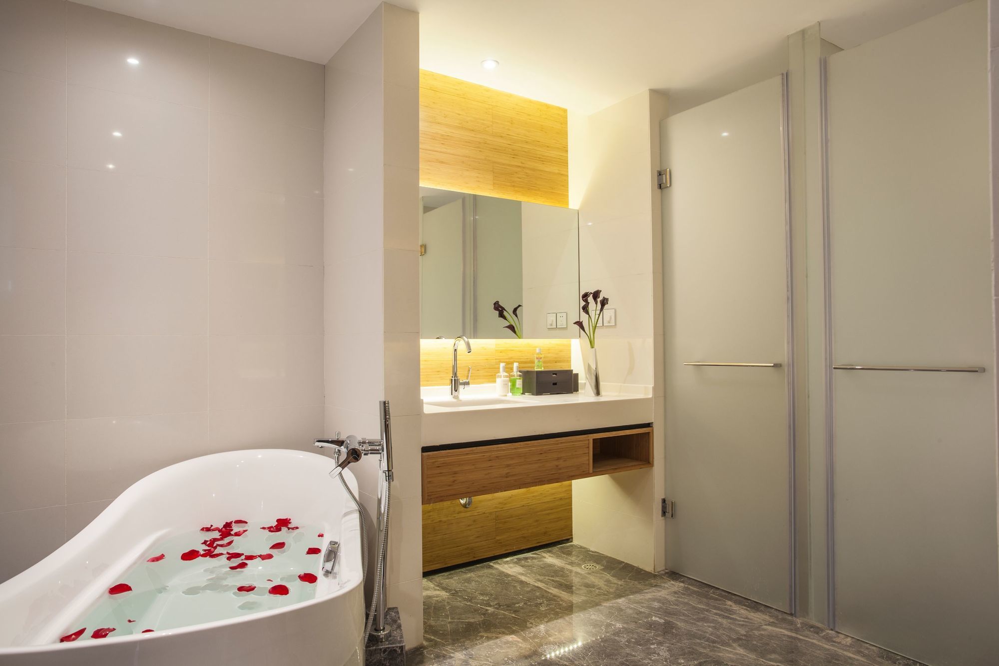 Фото Himalayas Qingdao Hotel