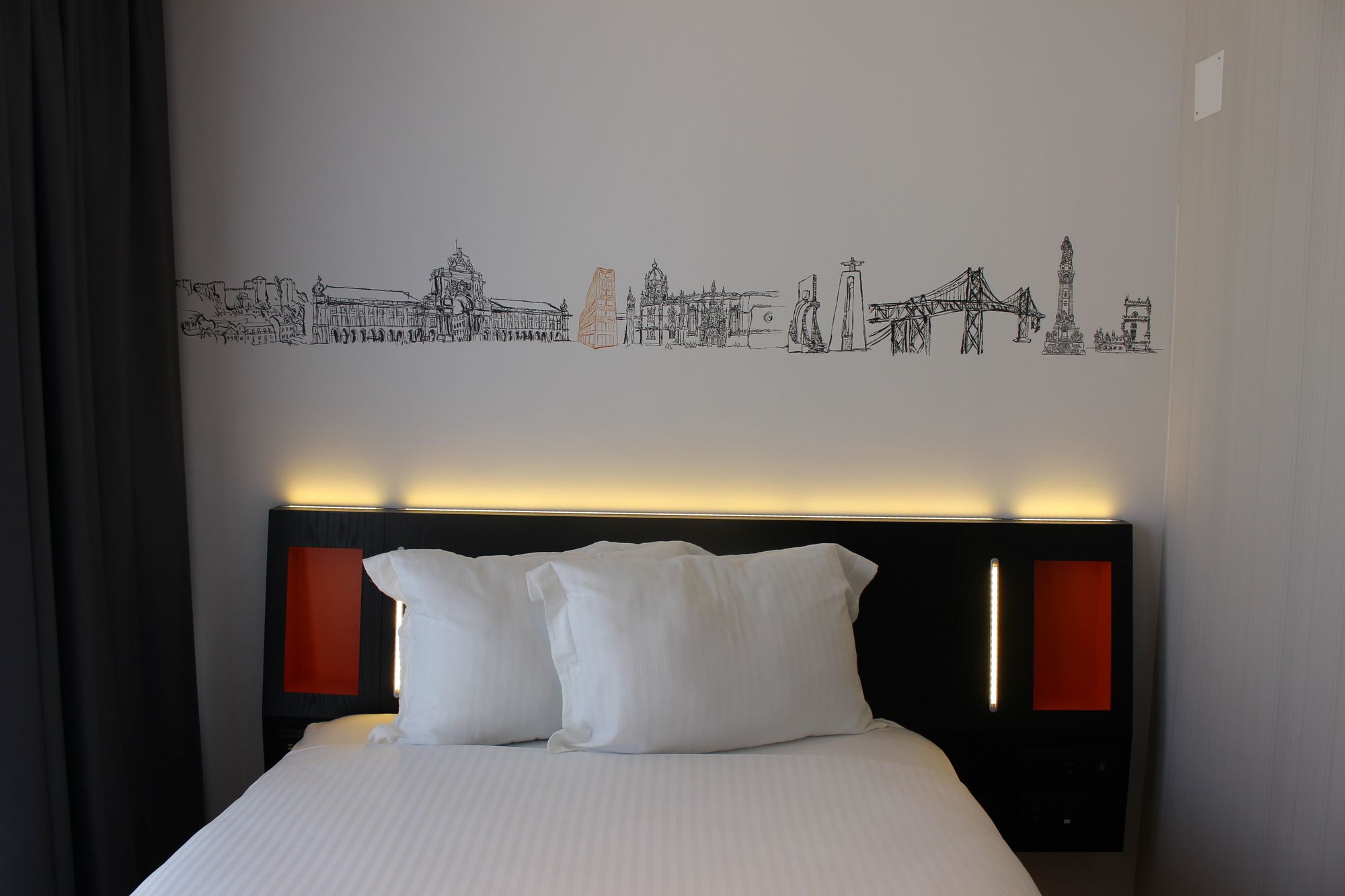 Фото EasyHotel Lisbon