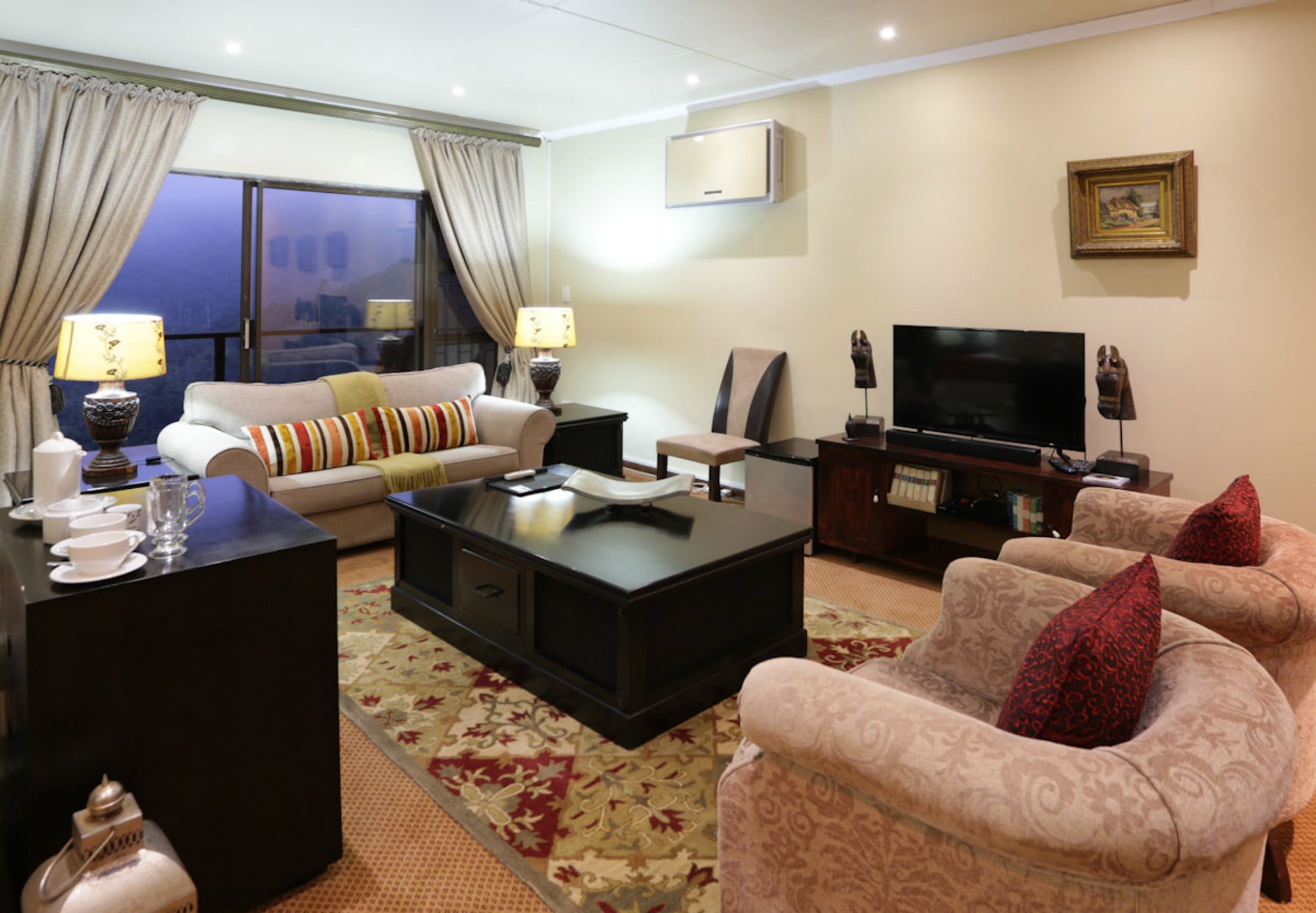 Фото Shangrila Manor - Adults Only