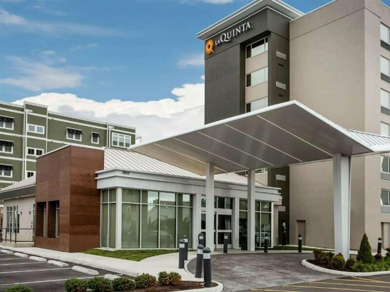 Гостиница La Quinta Inn & Suites by Wyndham Virginia Beach в Вирджиния-Бич