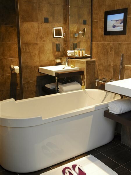 Фото Eastwest Hotel