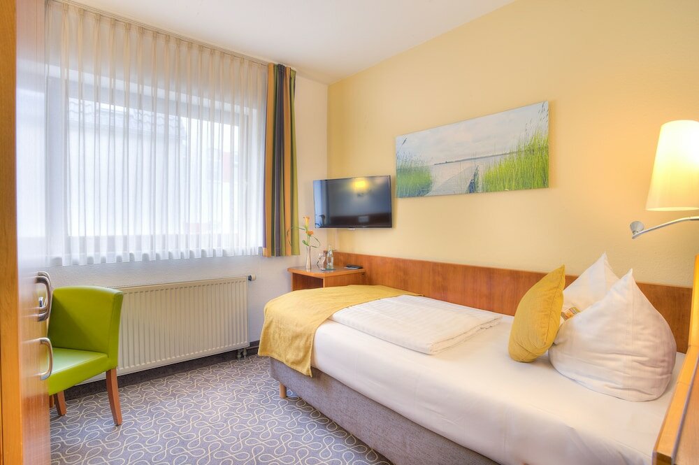 Фото Hotel Kleefelder Hof