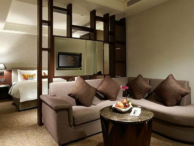 Фото S Aura Hotel