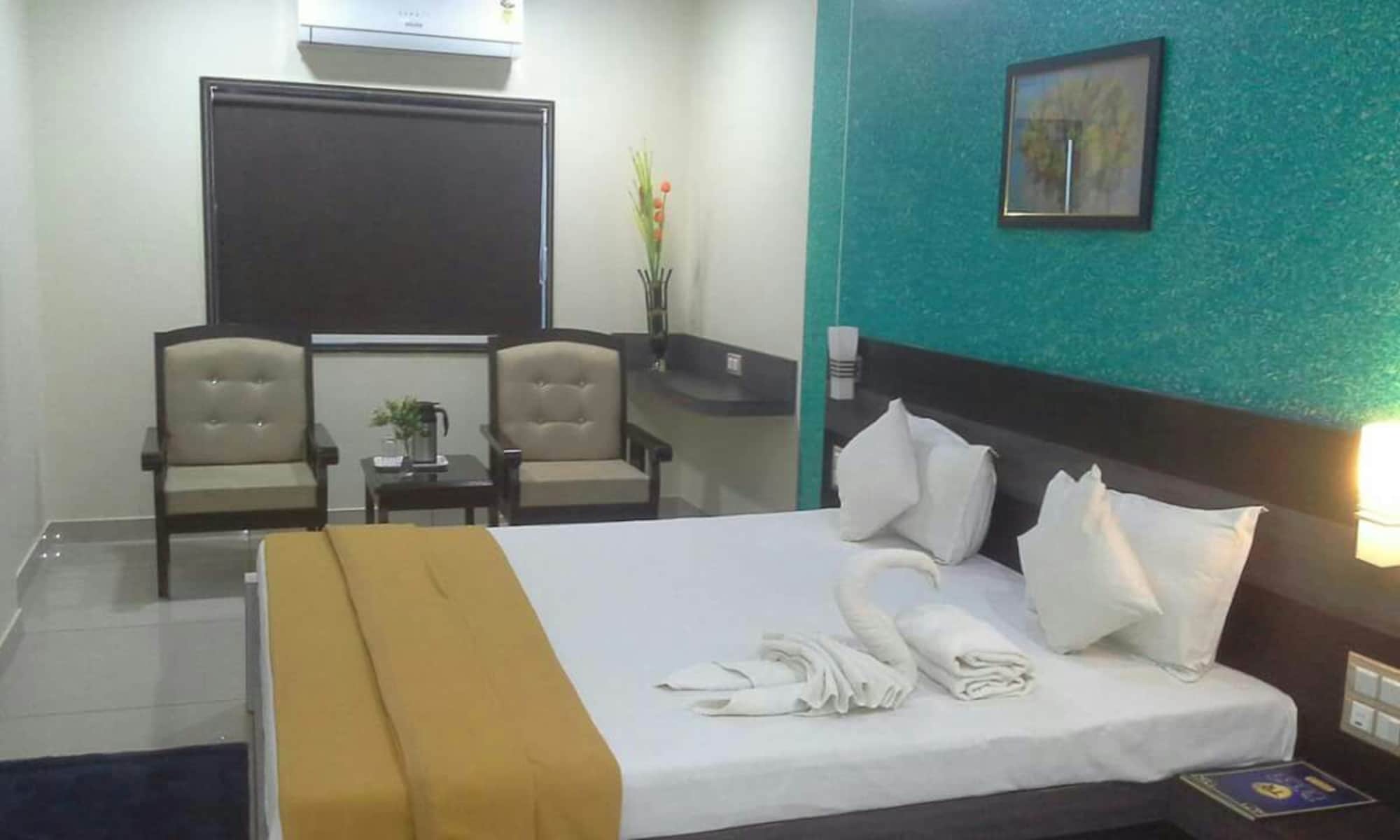 Фото Hotel Tulsi Residency