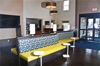 Фото Wingate by Wyndham Roseville/Detroit