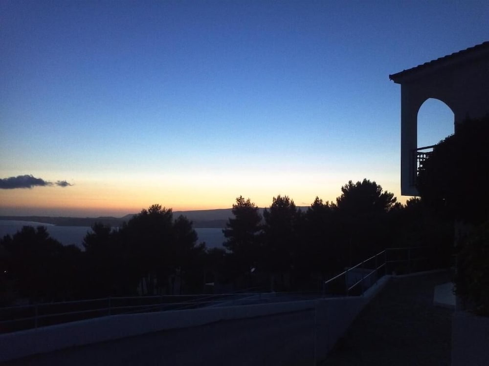 Фото Отель Liberatos Village