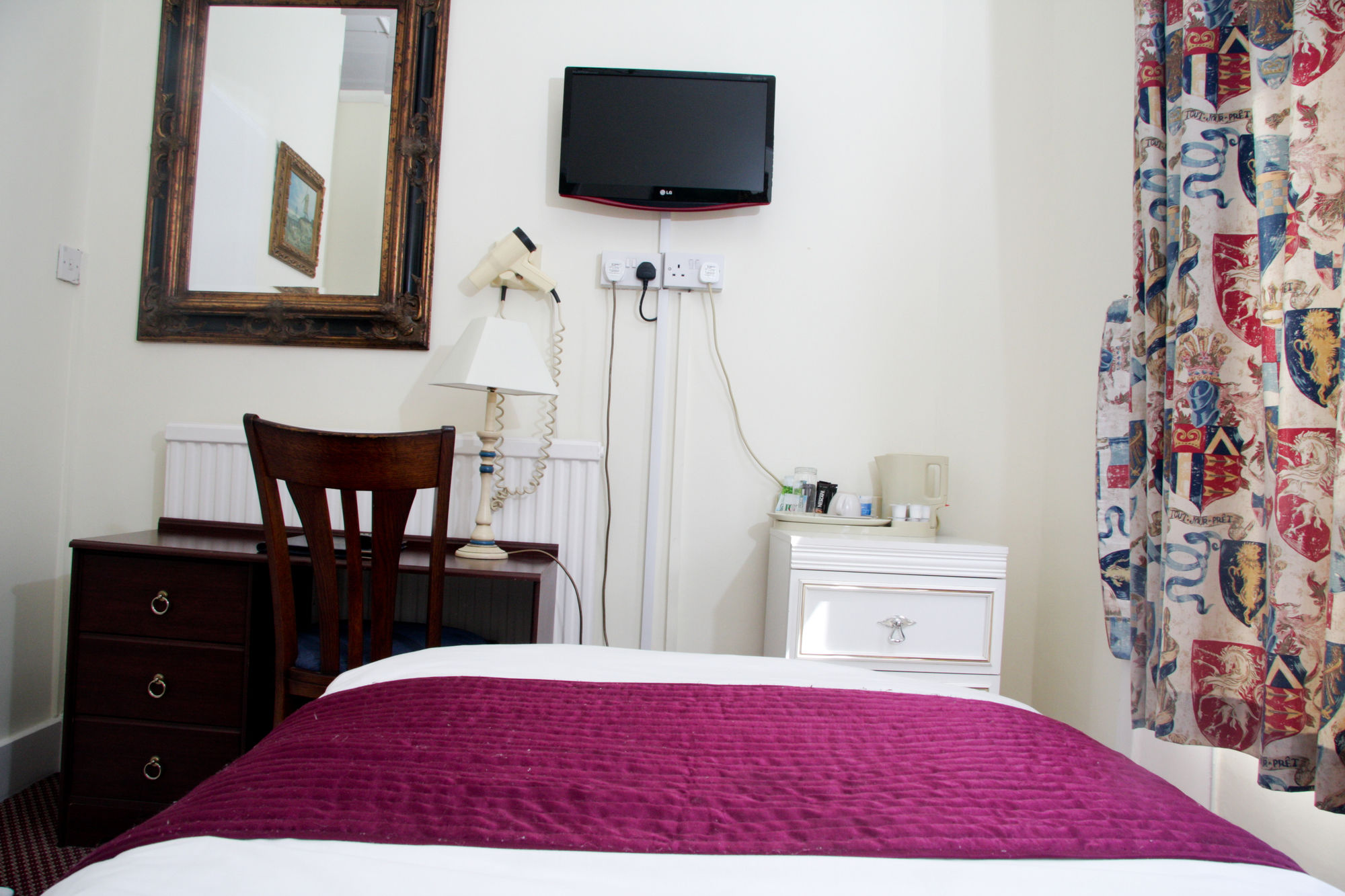 Фото Dawson House Hotel