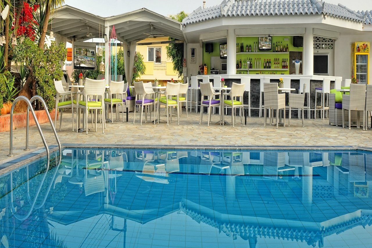 Фото Kristalli Hotel Apartments