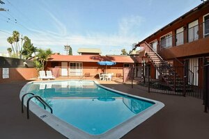 Гостиница Rodeway Inn Convention Center