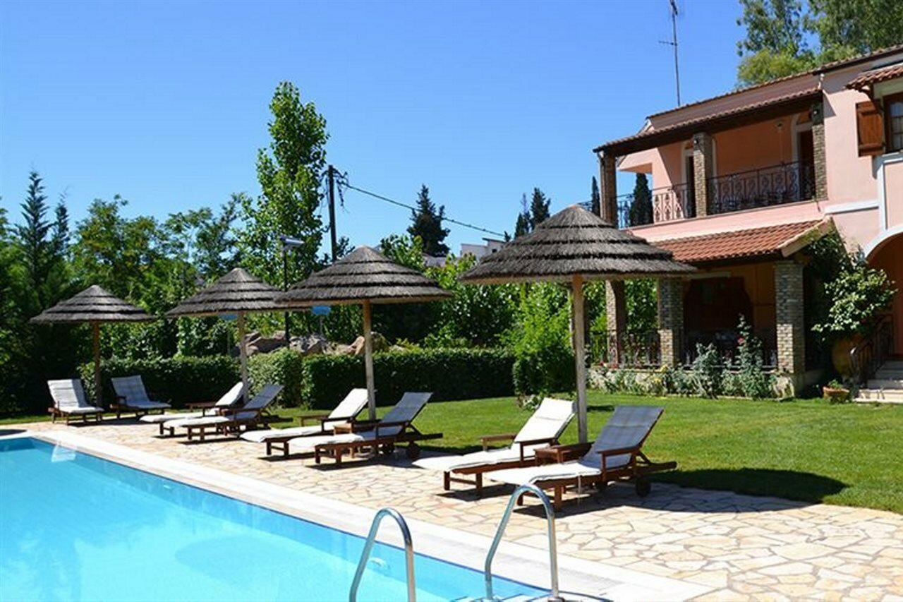 Фото отеля 2