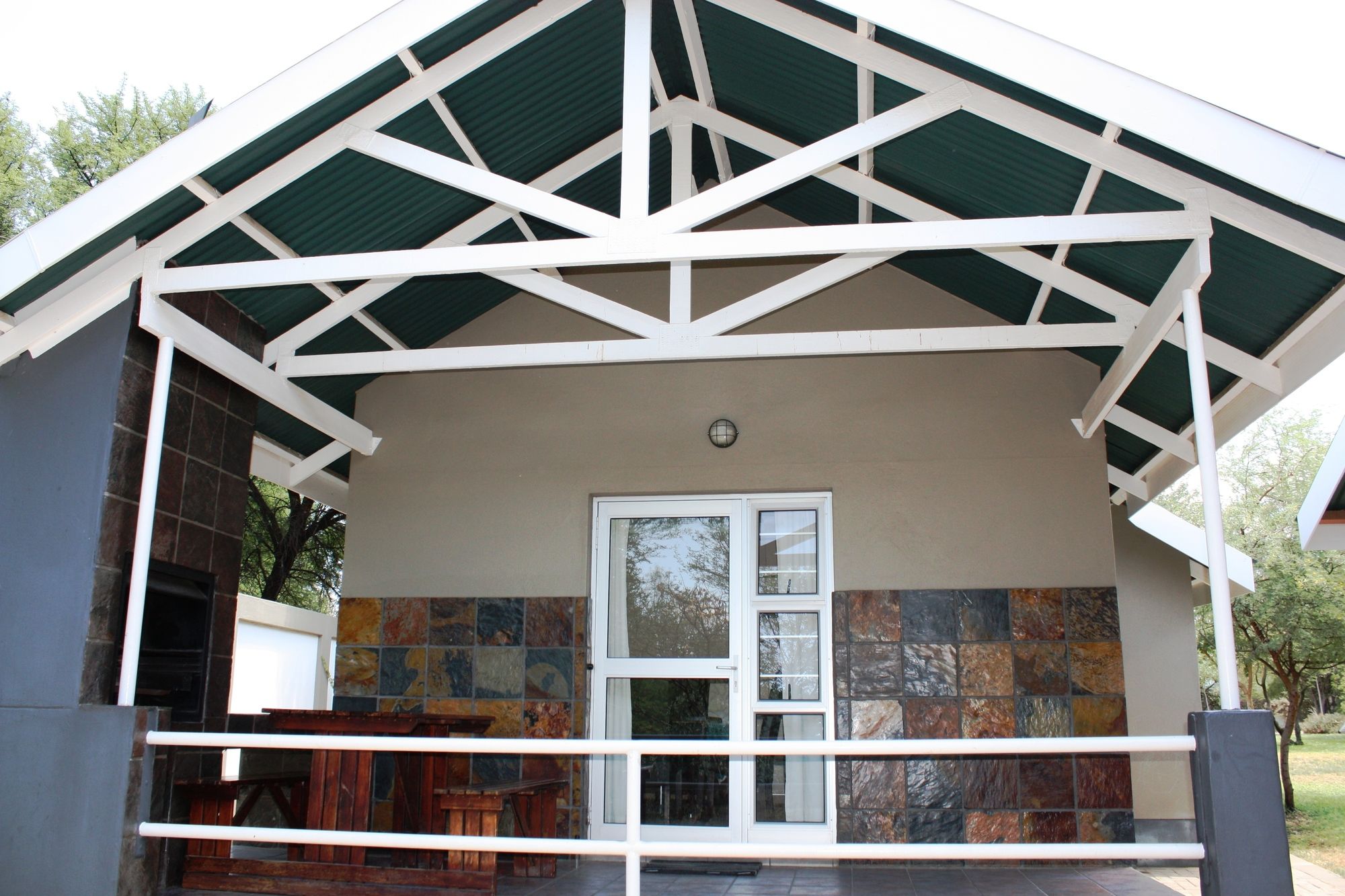 Фото Arebbusch Travel Lodge