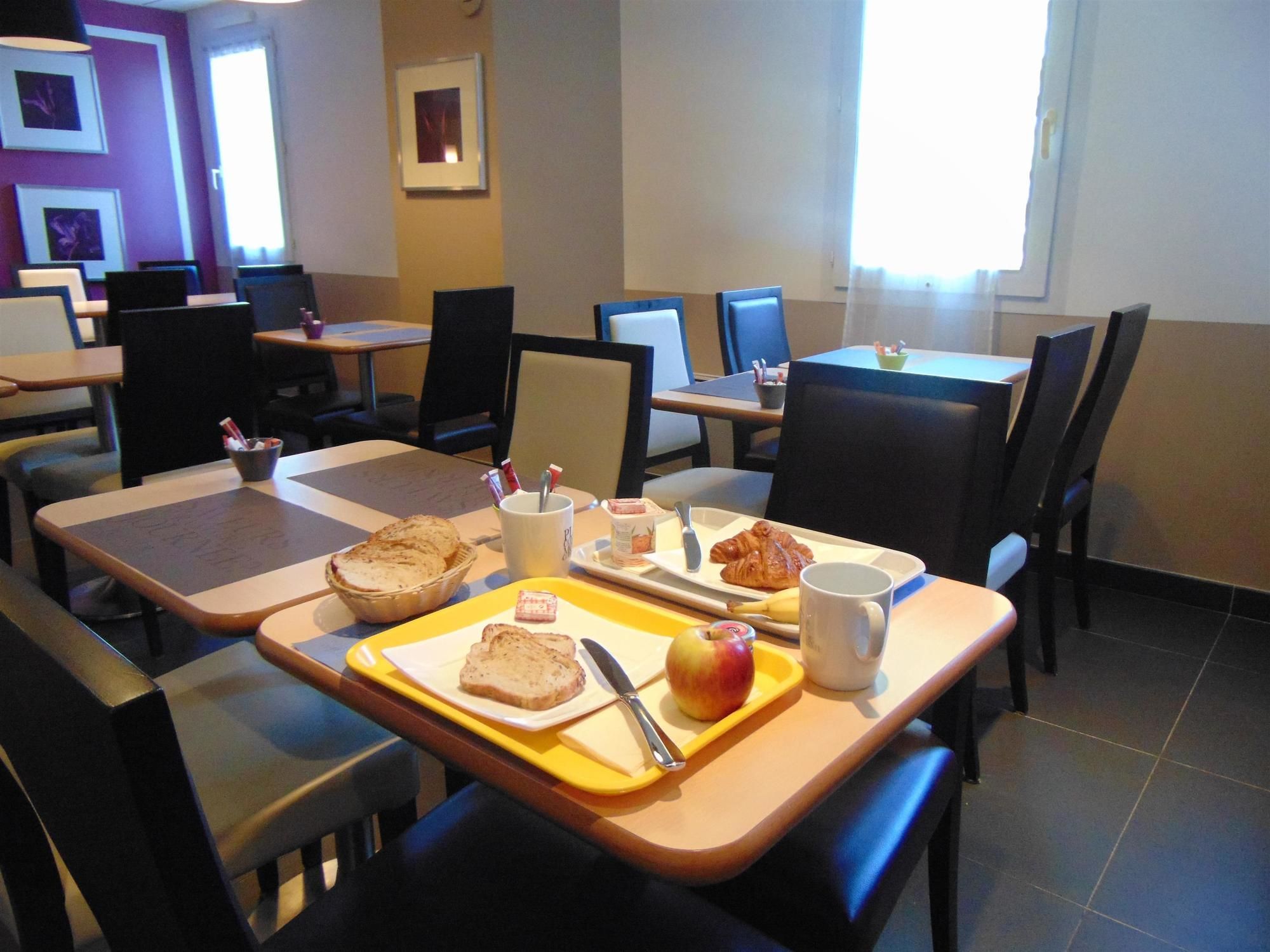 Фото Hotel Kyriad Quimper Sud