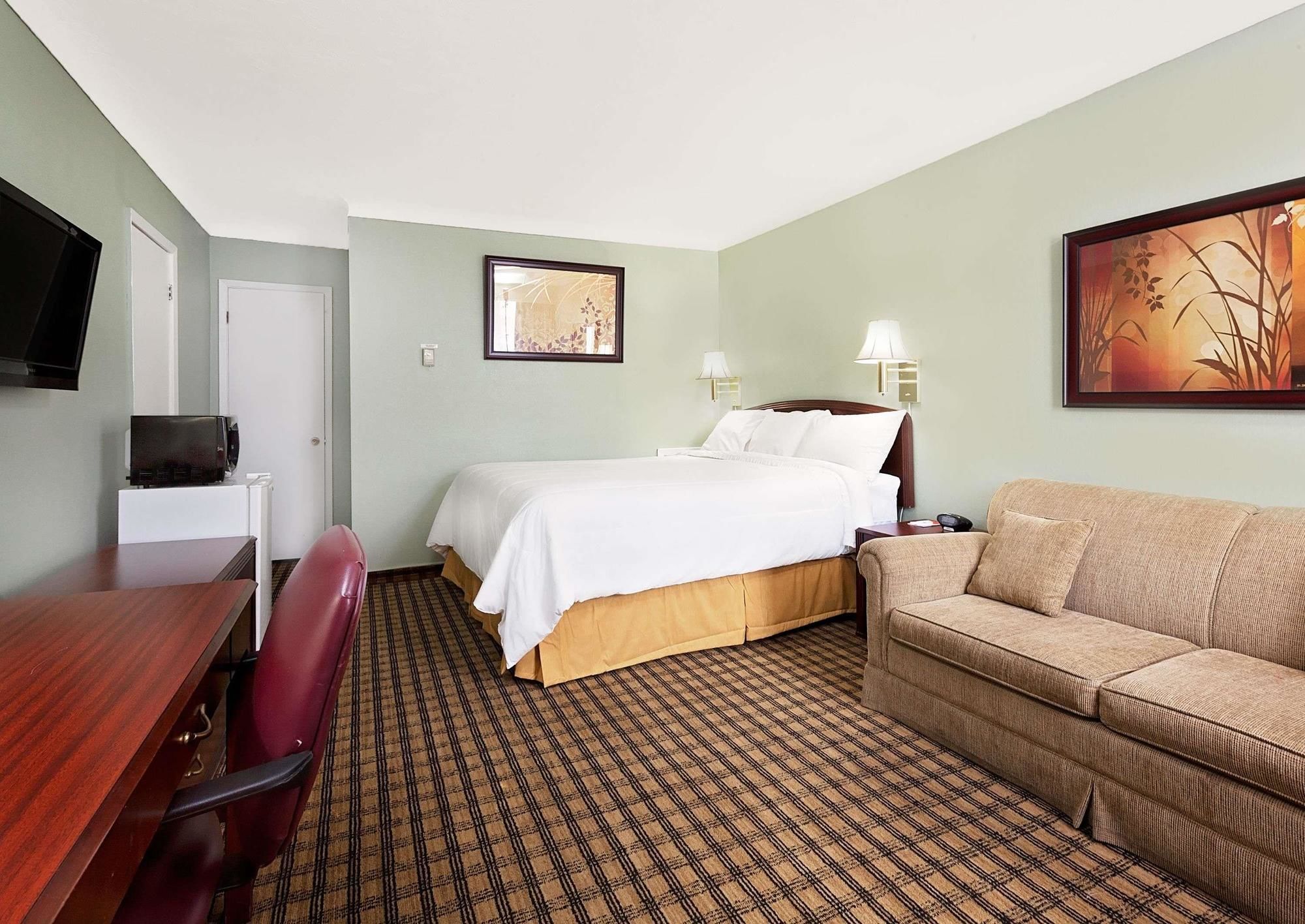 Фото Knights Inn North Bay