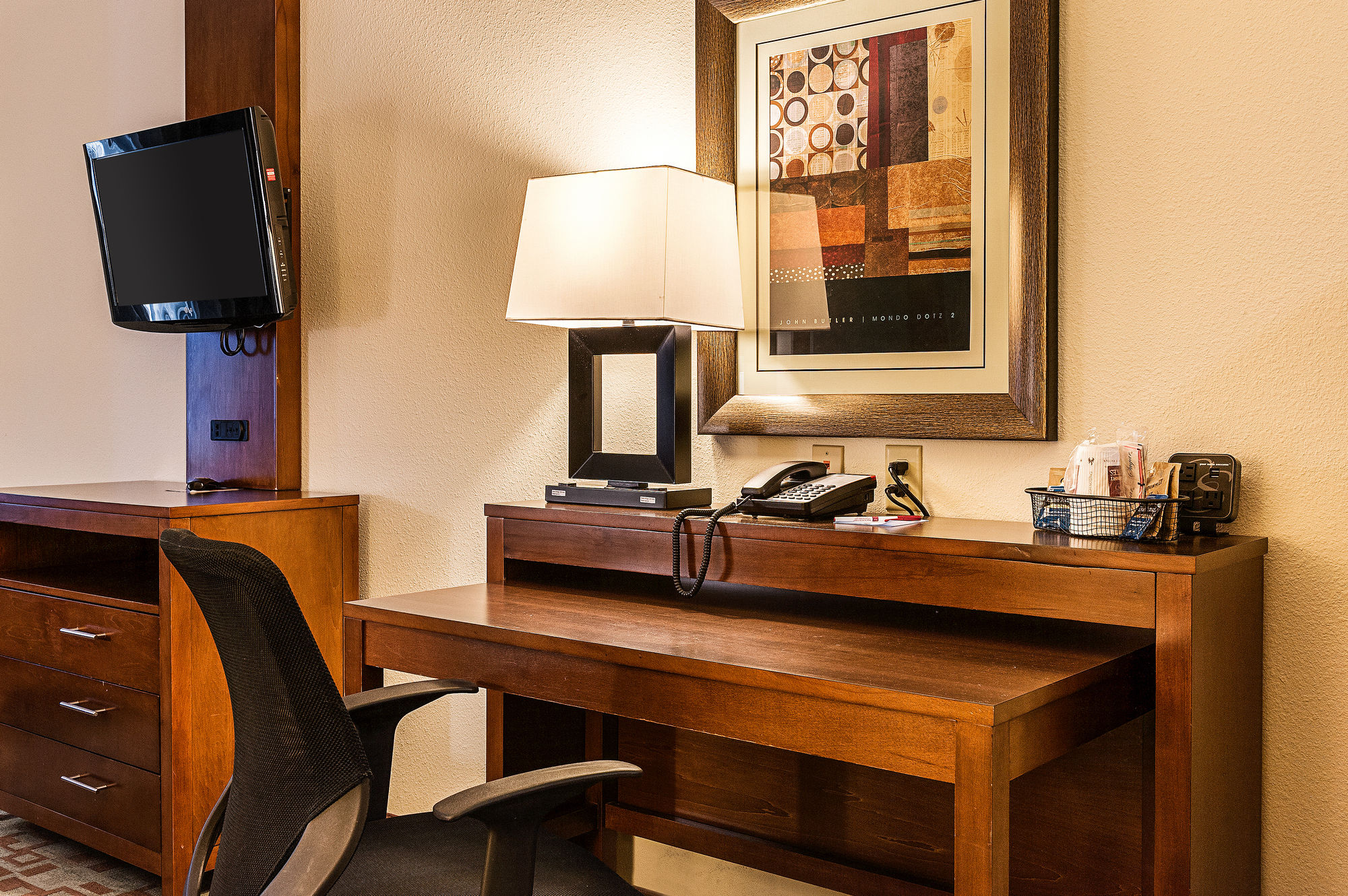 Фото Comfort Suites Oil Center