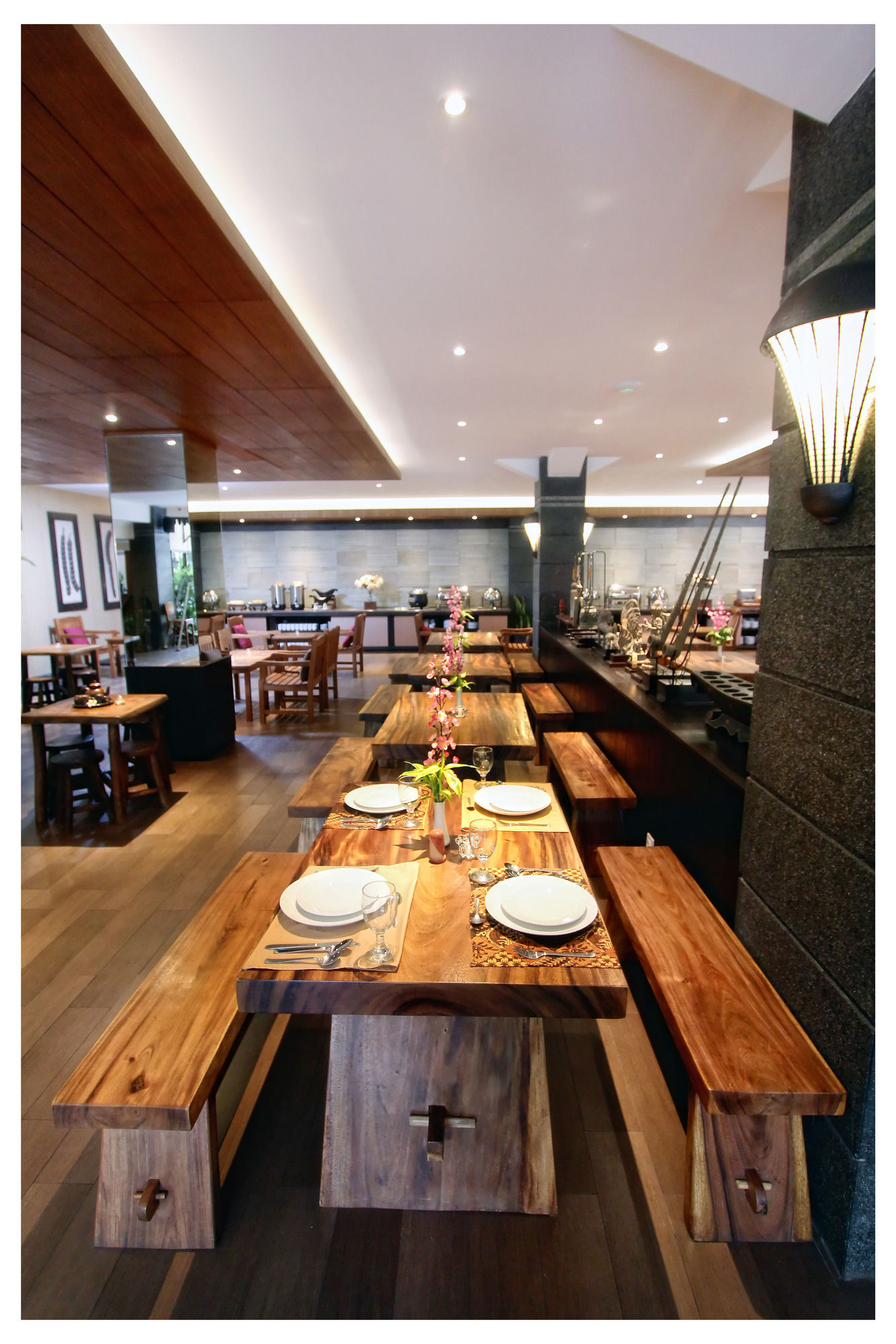 Фото Sukajadi Hotel and Gallery