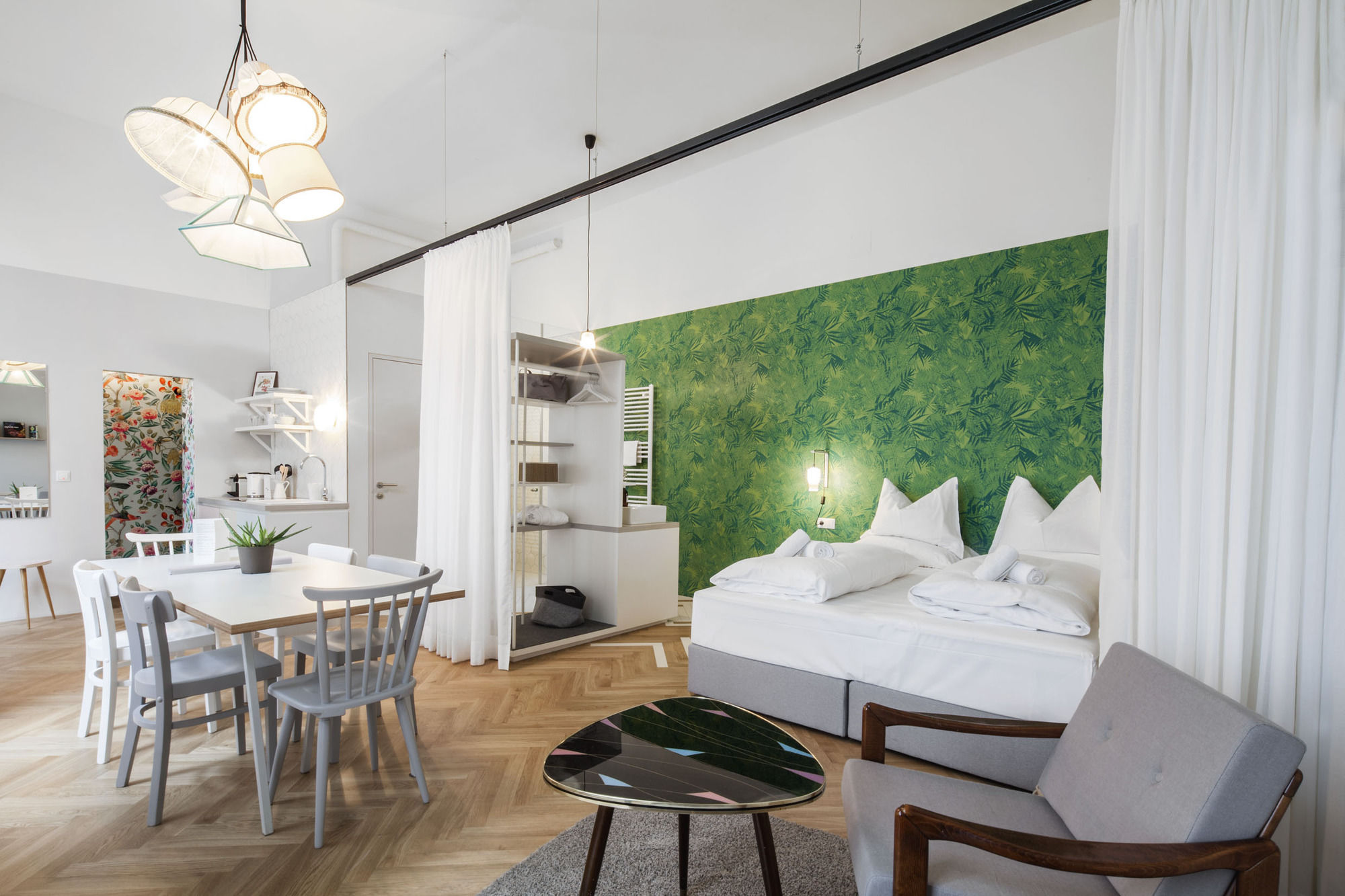 Фото 192934873645