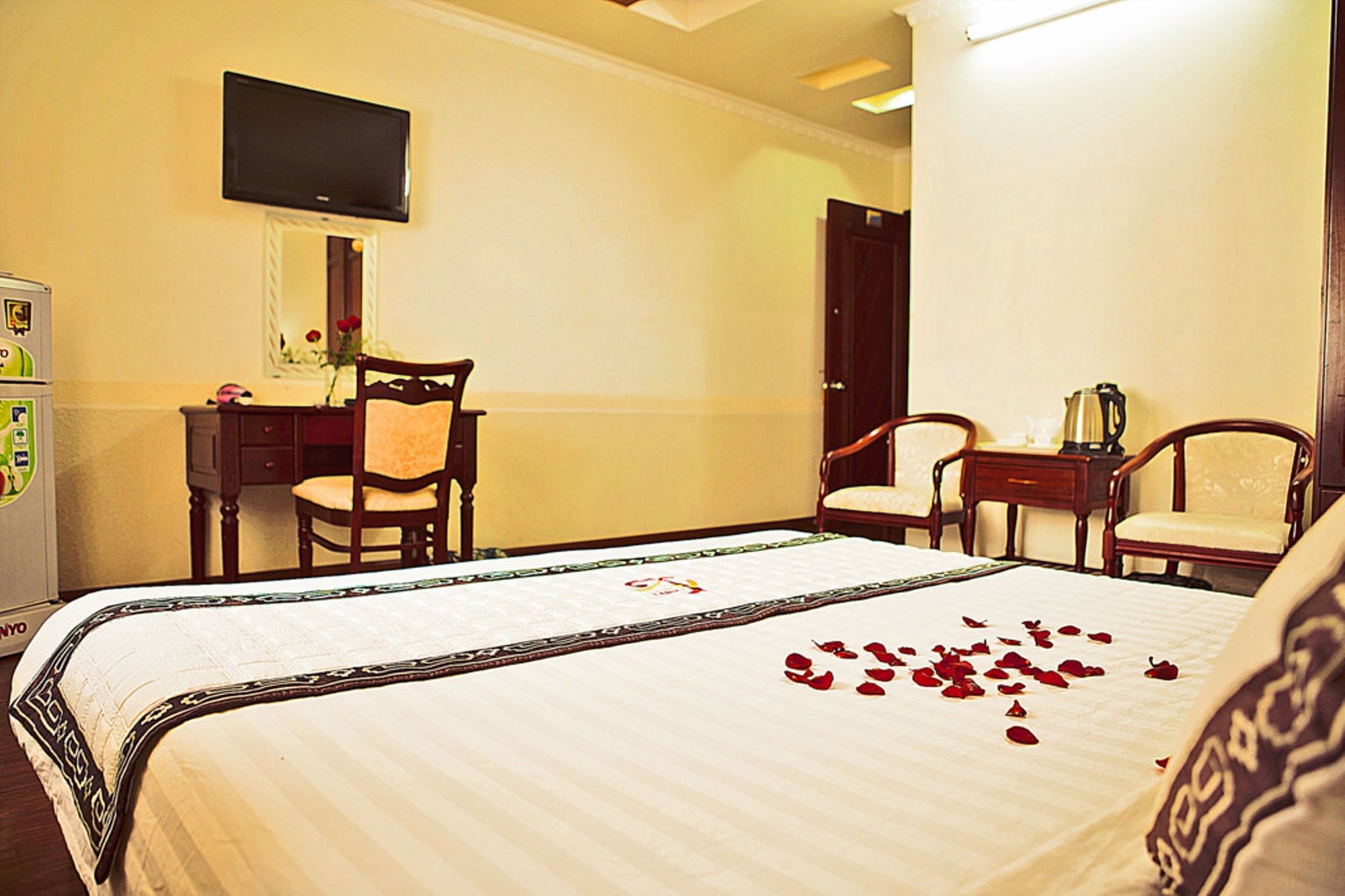 Фото Lan Vy Hotel