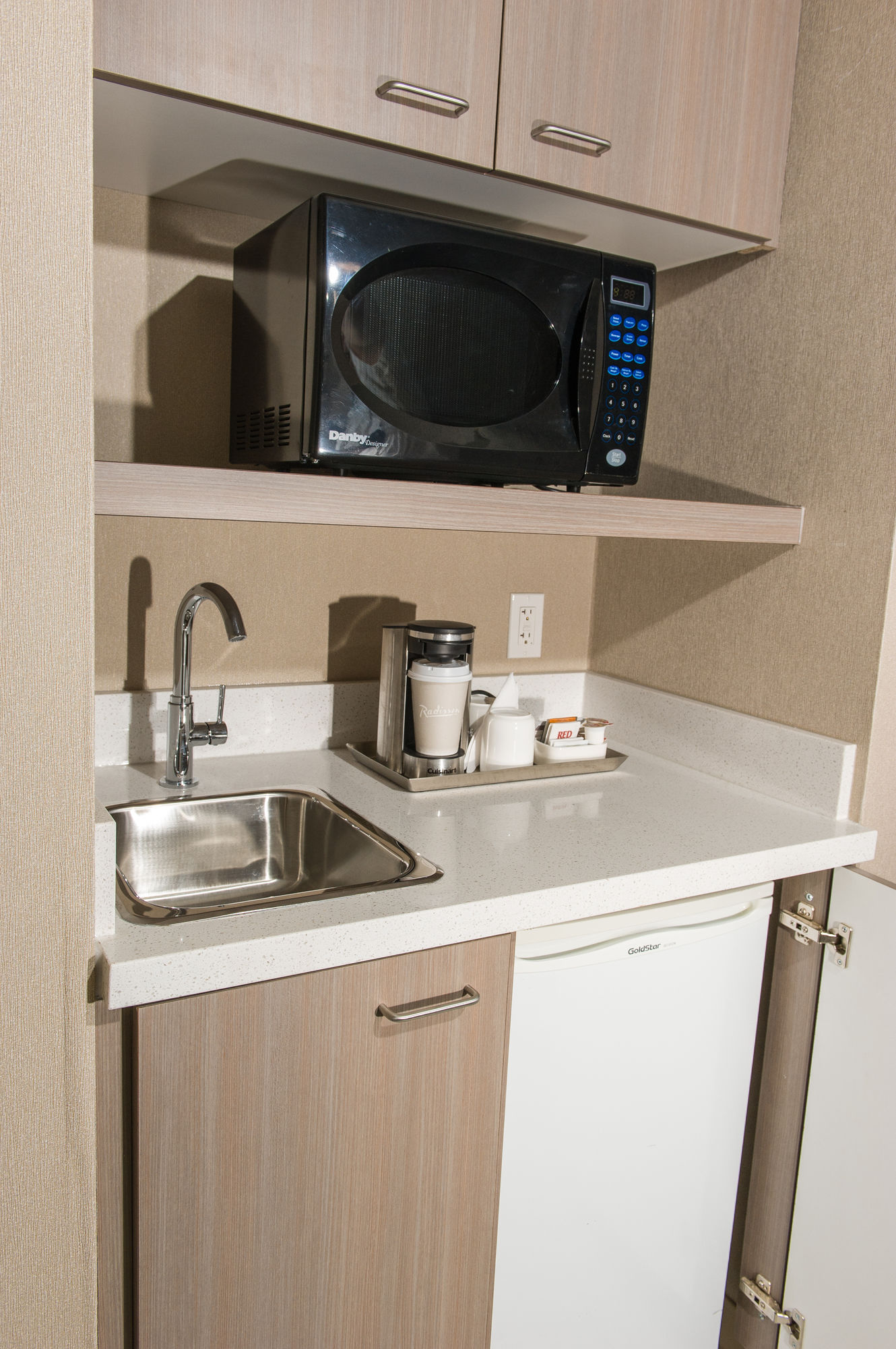 Фото Radisson Hotel & Suites Fort McMurray