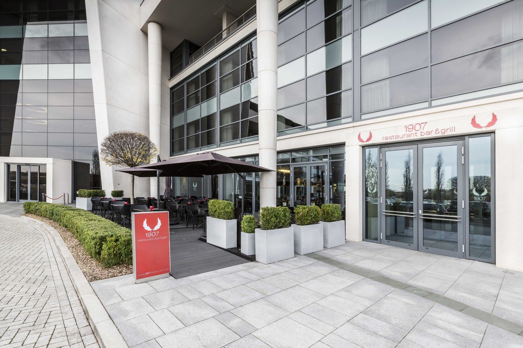 Фото Brooklands Hotel