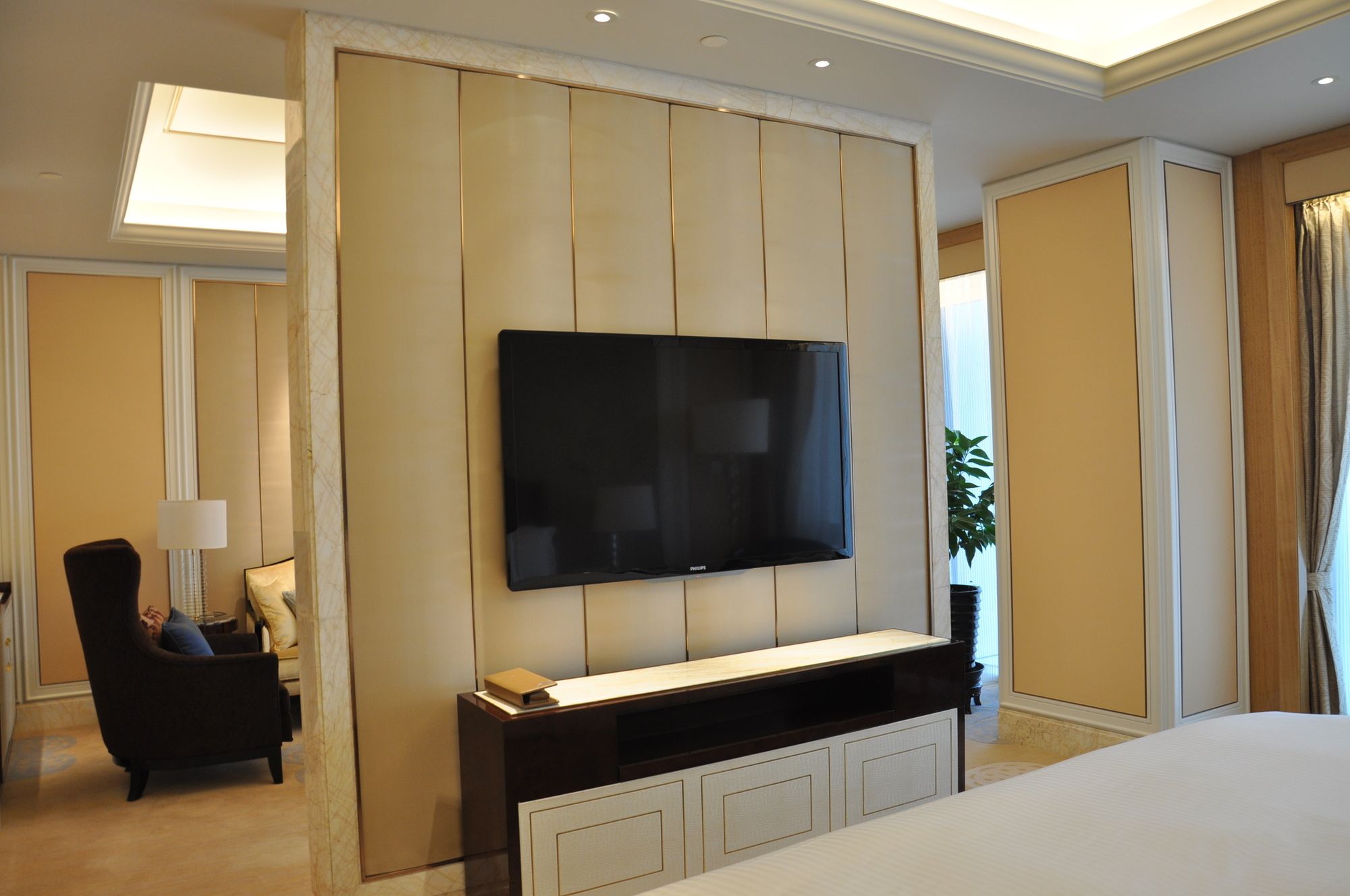 Фото Conrad Dalian