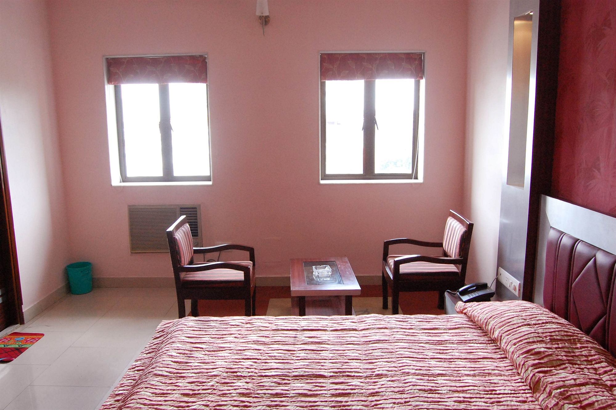 Фото Hotel Rushabh Home