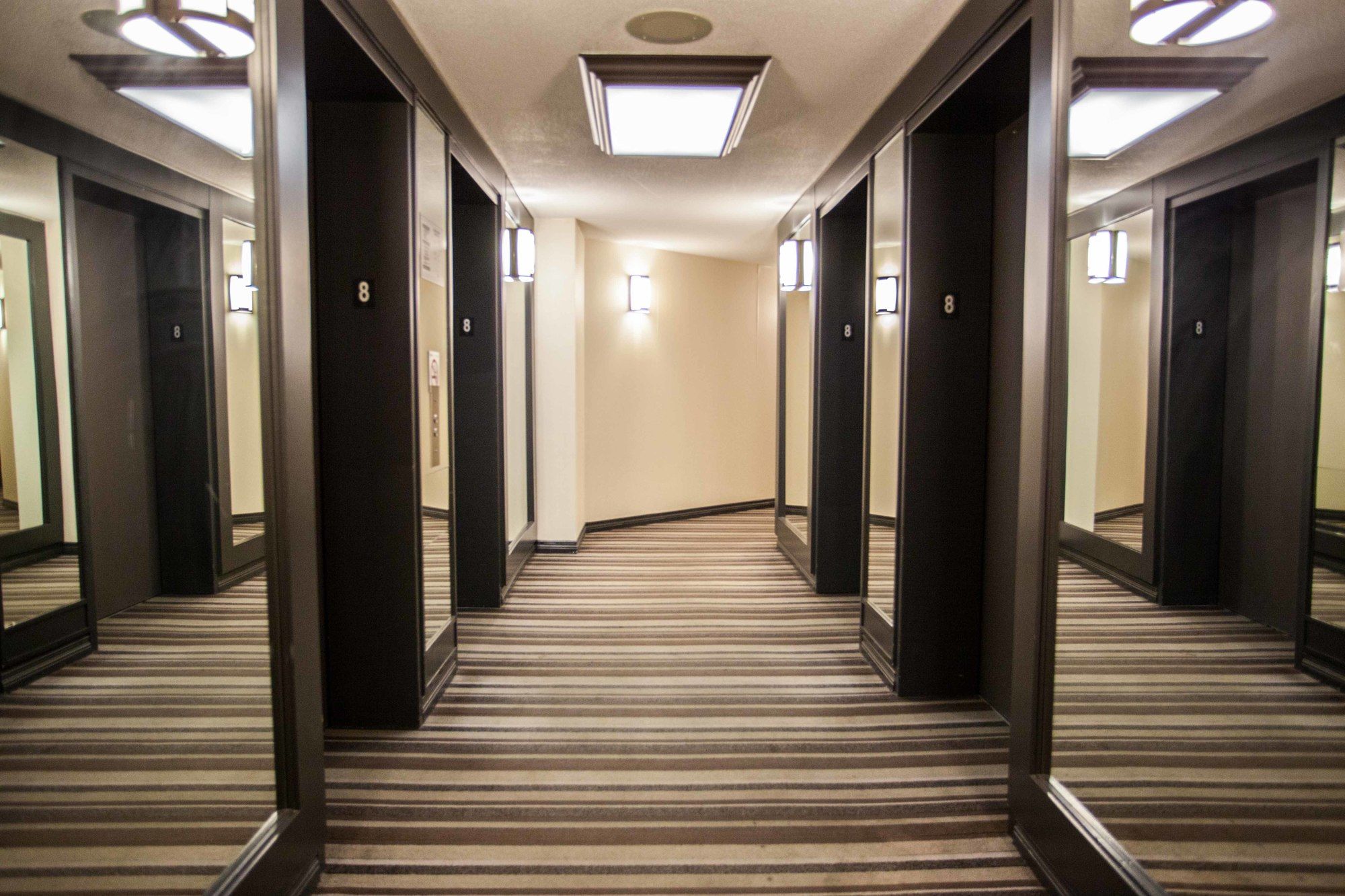 Фото Canada Suites - 832 Bay St