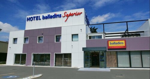 Гостиница Hotel Paris Pacific Villejuif в Л’Э-ле-Розе