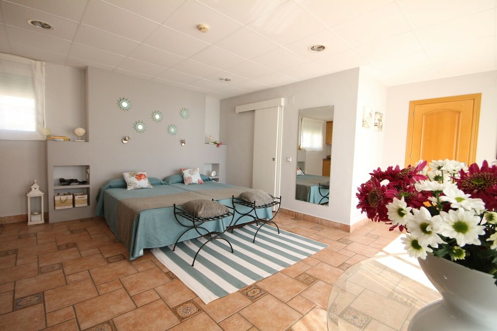 Фото Hotel Mediterráneo Carihuela