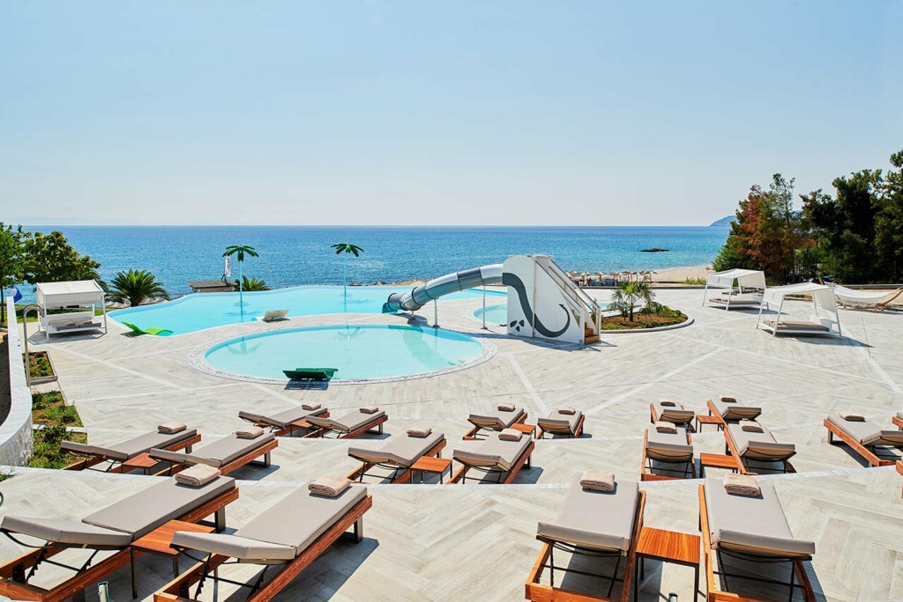 Фото Alexandra Elegance Bridging Generations