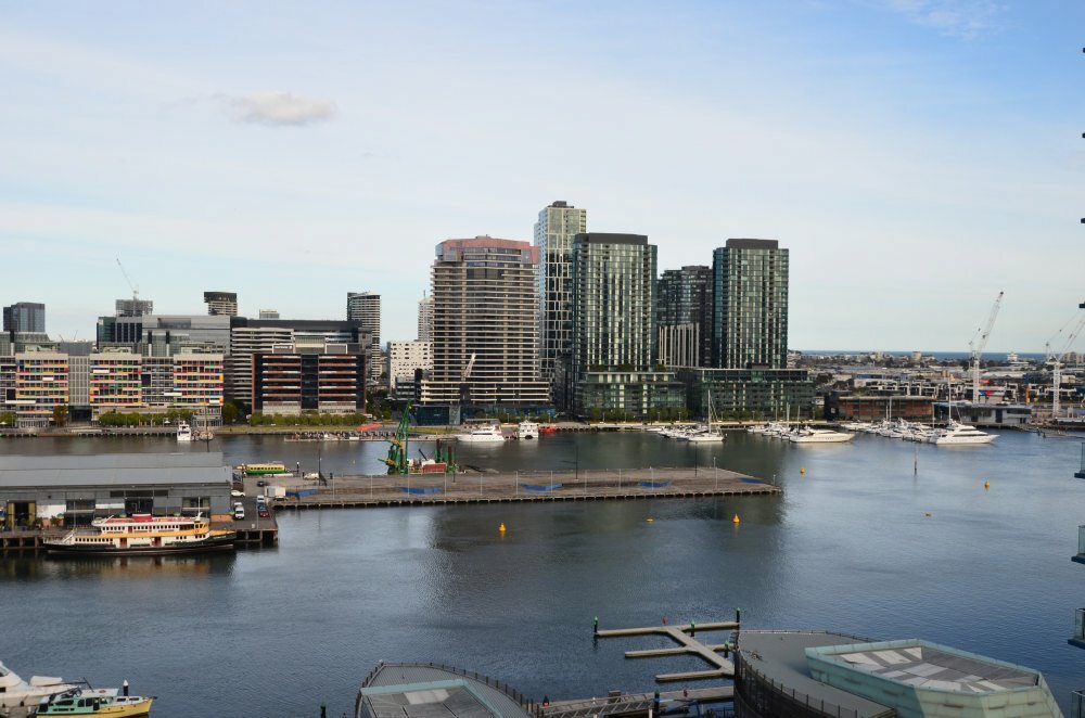 Фото Apartments Melbourne Domain - New Quay Docklands