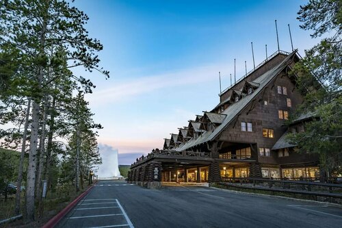 Гостиница Отель Old Faithful Inn — Inside the Park в Портленде