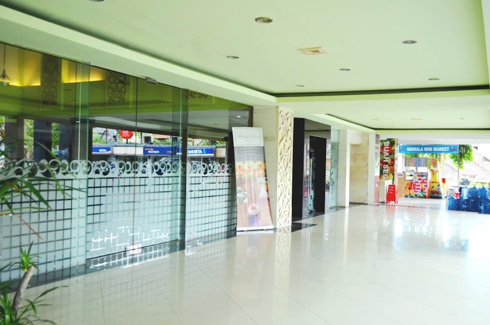 Фото Nirmala Hotel and Convention Centre