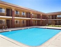 Фото Super 8 by Wyndham Midwest City Ok