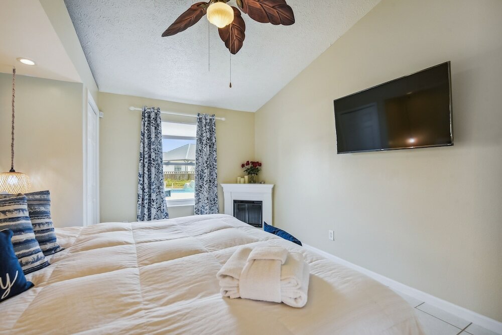 Фото Memory Float by Book That Condo