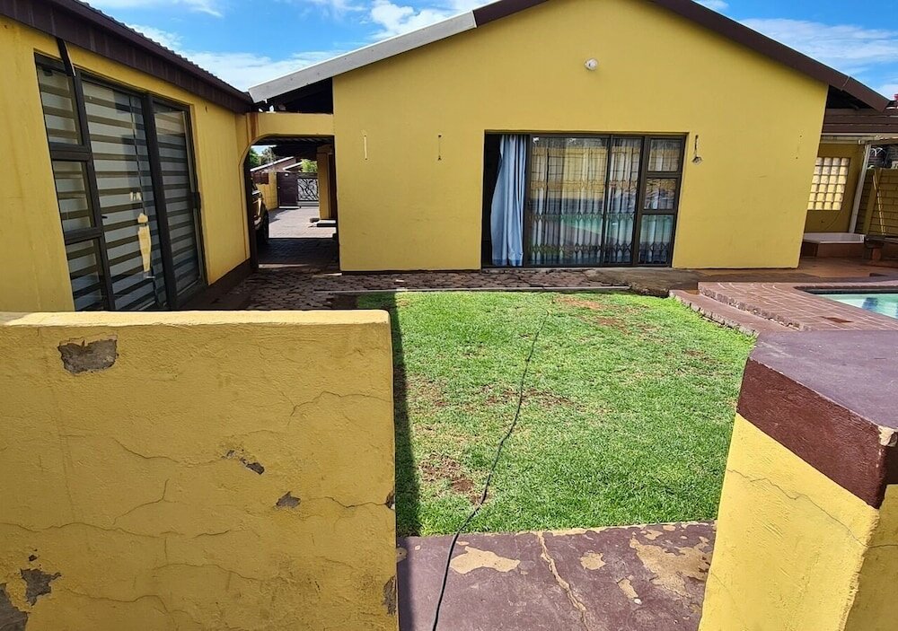 Фото Khahiligi Investment Properties Guest