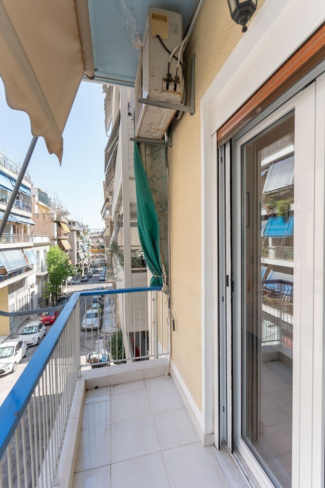 Фото Modern Apartment-short walk to Acropolis