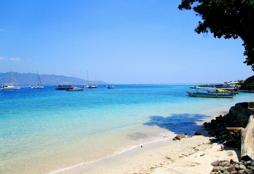 Внешний вид отеля Oceans 5 Dive Resort в Ломбоке Утаре, фото 3